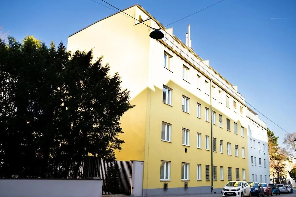 Comfortable 2Br Apt With Parking, Wi-Fi Near City Center, Wein, Austria Βιέννη