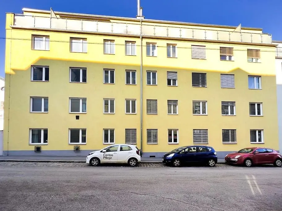 Comfortable 2Br Apt With Parking, Wi-Fi Near City Center, Wein, Austria Vienne